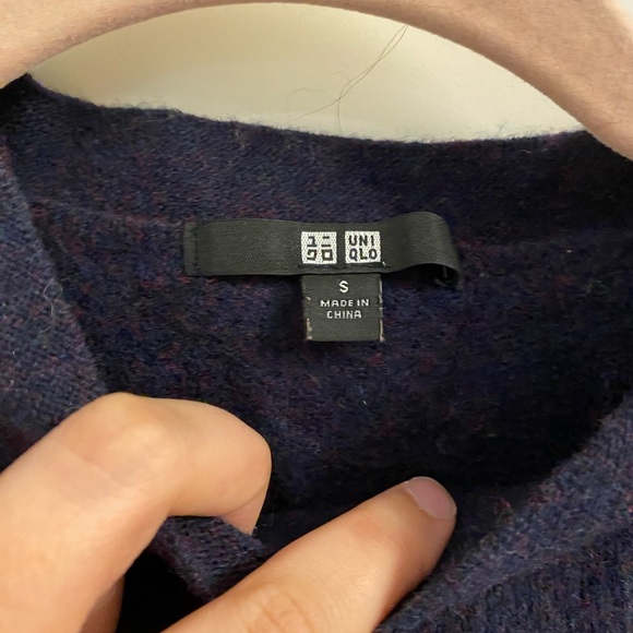 Uniqlo navy knit crew neck - Picture 3 of 3